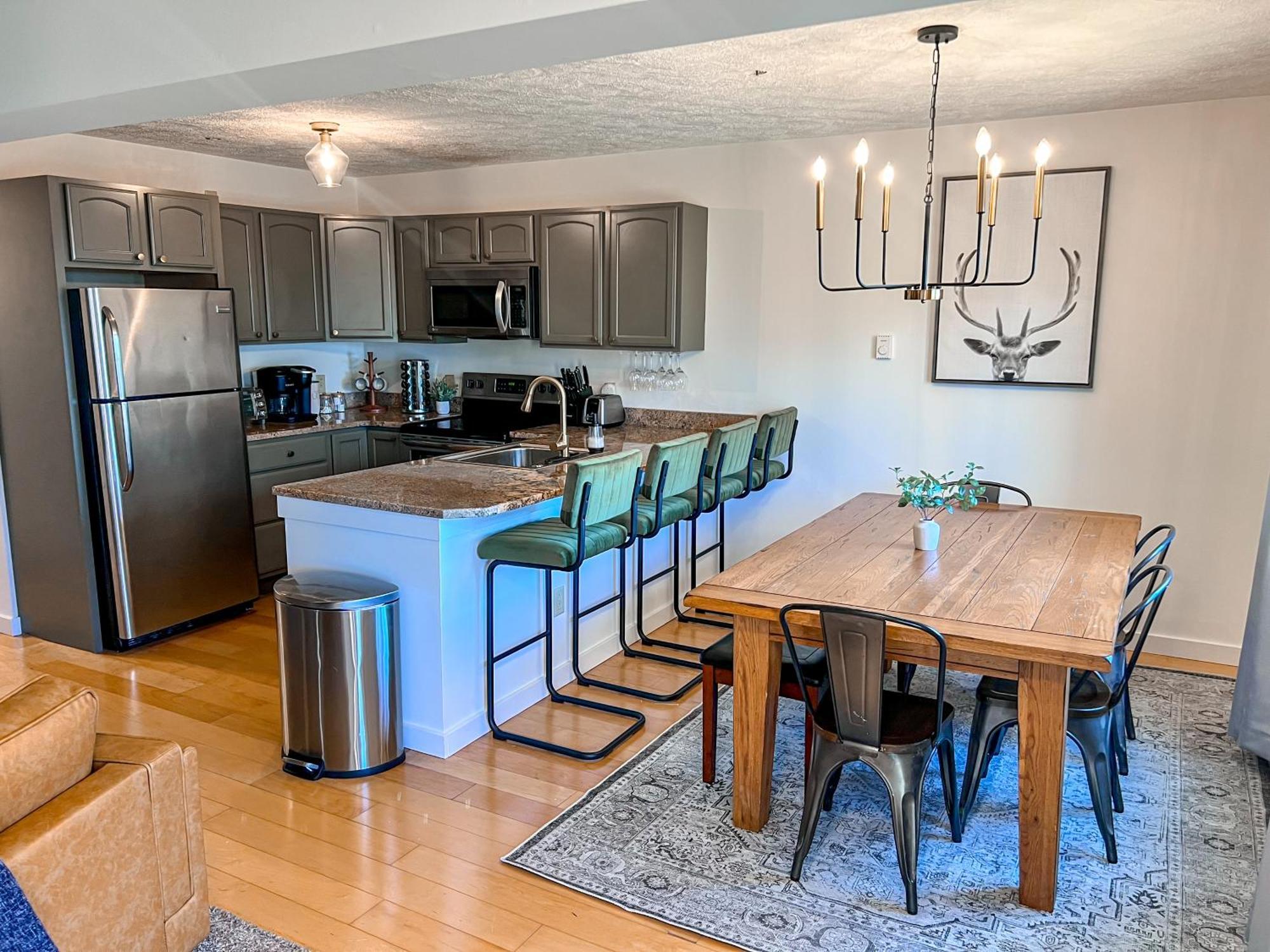 Remodeled Summit Condo At Snowshoe - Modern & Cozy Екстериор снимка