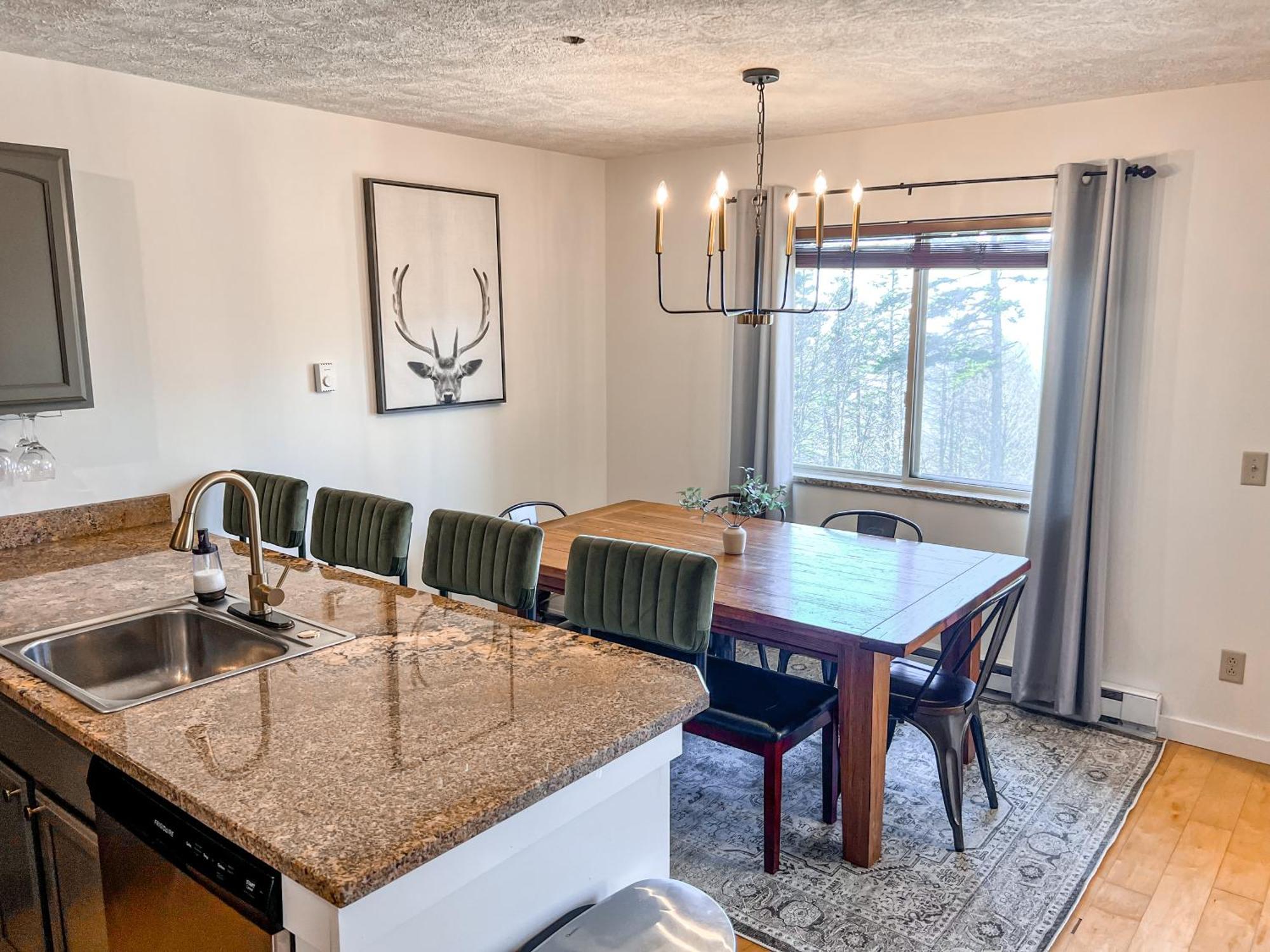 Remodeled Summit Condo At Snowshoe - Modern & Cozy Екстериор снимка