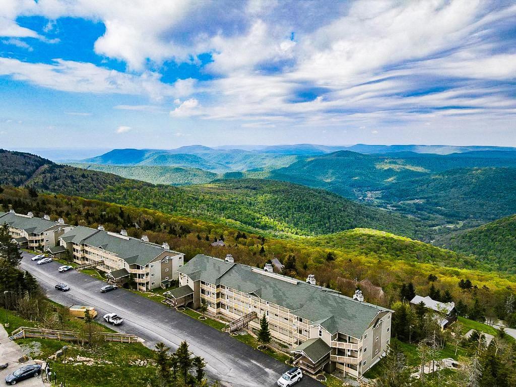 Remodeled Summit Condo At Snowshoe - Modern & Cozy Екстериор снимка