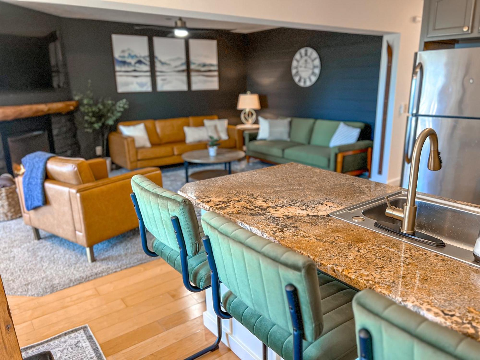 Remodeled Summit Condo At Snowshoe - Modern & Cozy Екстериор снимка
